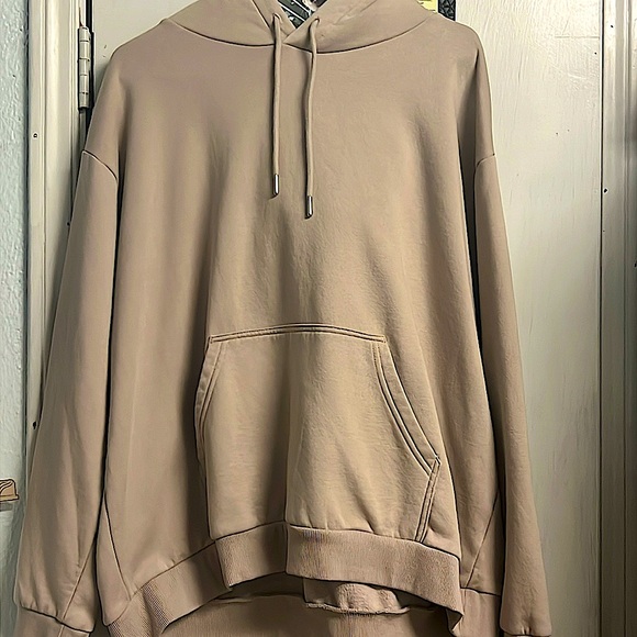 H&M “ cropped beige hoodie” - Picture 1 of 3